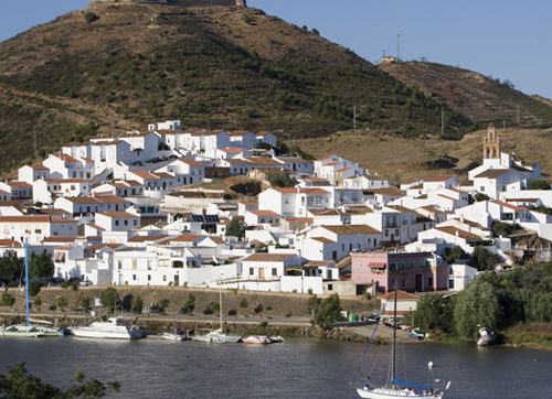Paese sul fiume Douro